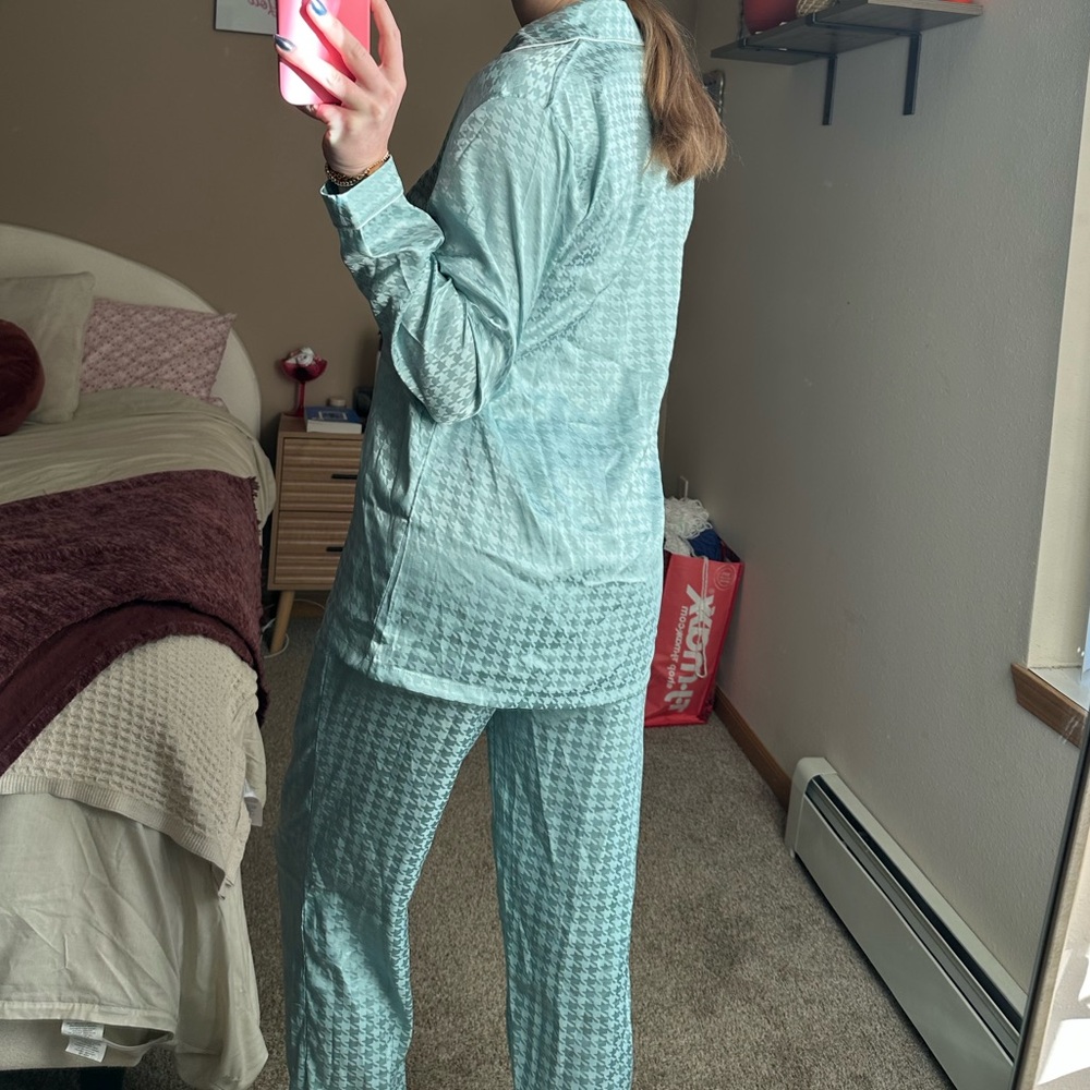 Pajama Set - Picture 2 of 3